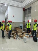 停电时，待在轿厢里面会